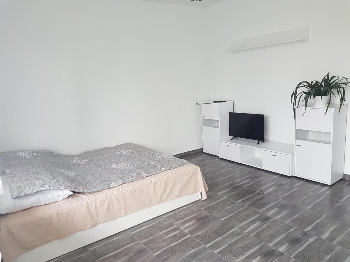 F.H.U Bed And Brekfast Appartamento Glinik Esterno foto